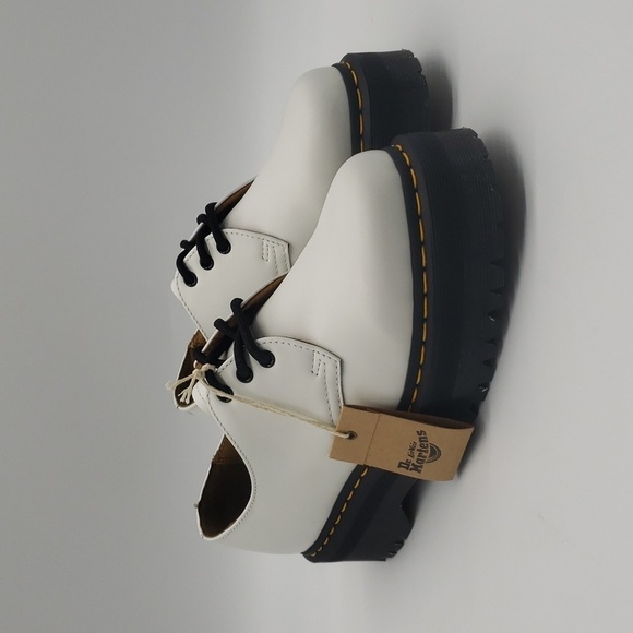 291- Dr. Martens AirWair White Leather Platform Shoes Size 7W / 6M NWT – Unisex - Picture 2 of 13